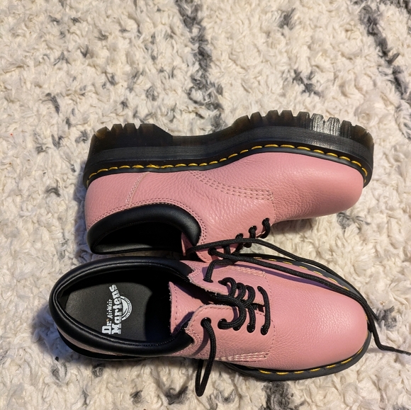 Pink doc Marten's NWOT size 8/39eu - Picture 2 of 7